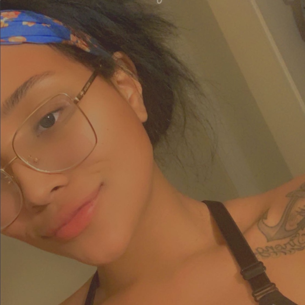 Meet your Posher, Stephanie